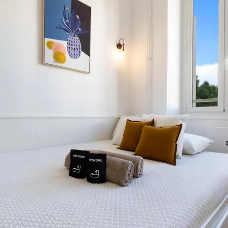 Gallia Apartment *